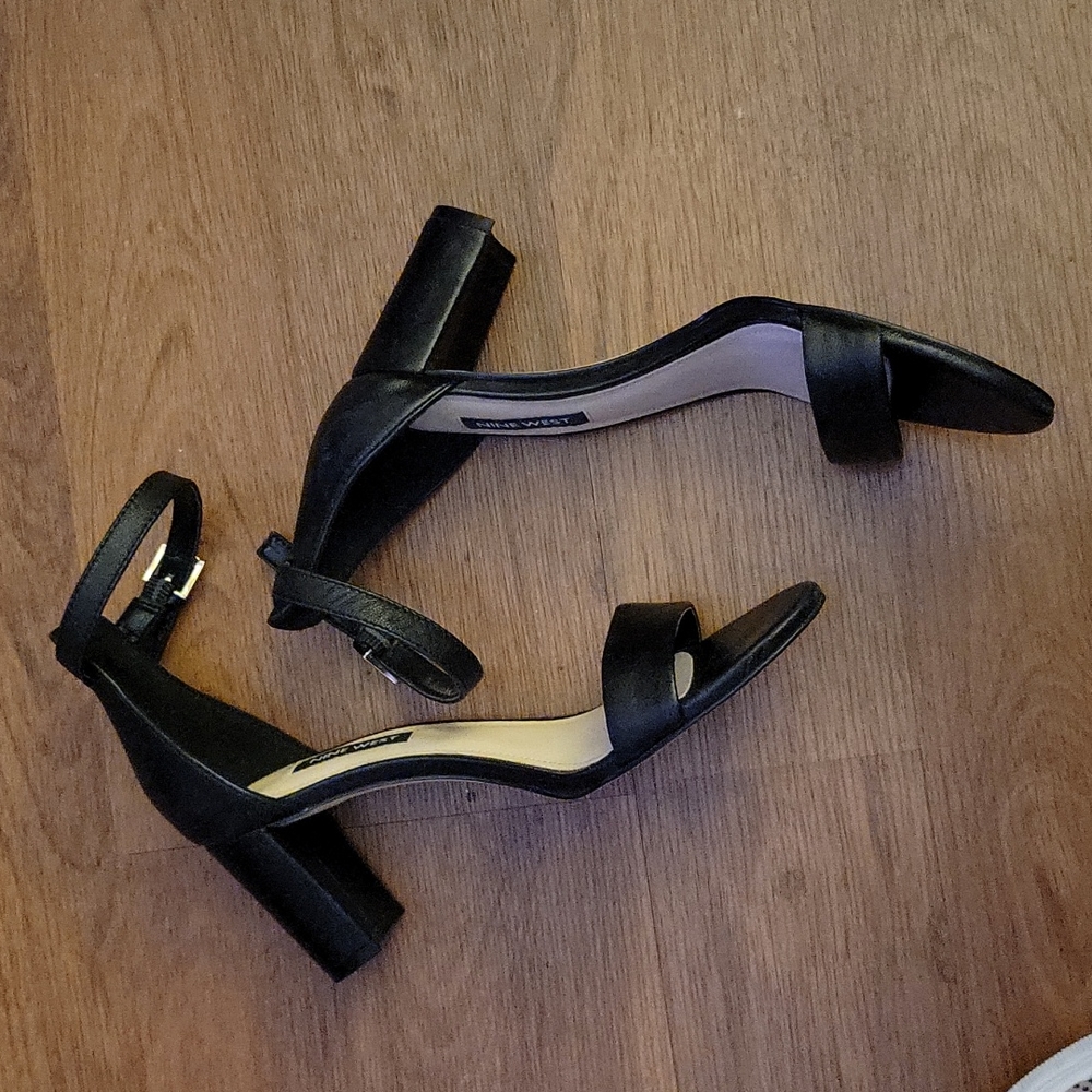 NINE WEST PRUCE black leather ankle strap block heel sandals 6.5M New …